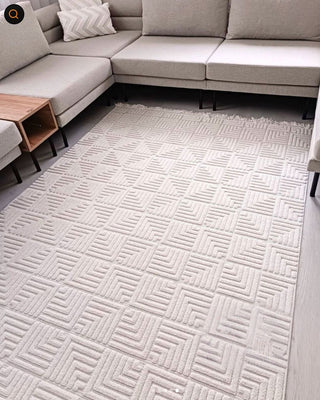 Defne Geometrik Desen Makine Halısı Krem