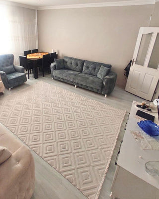 Defne Karo Desen Makine Halısı Bej