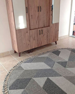 Vieno Baklava Desenli Makine Halısı Gri